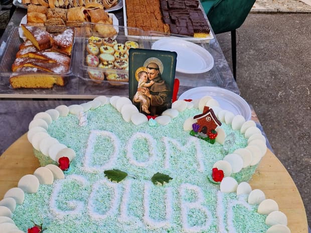 Svečana torta za 20 godina Doma Golubić